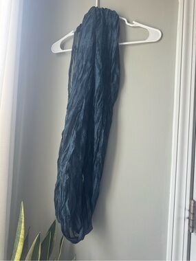 Chaps blue and black circle scarf